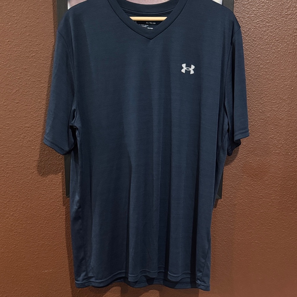 Under Armour Men's Navy V-Neck Tee